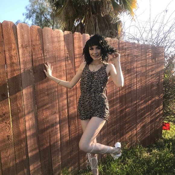 Indero Daisy Romper - Picture 2 of 4